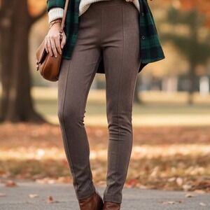 Andrew Marc Faux Suede Taupe Leggings Womens size Small‎